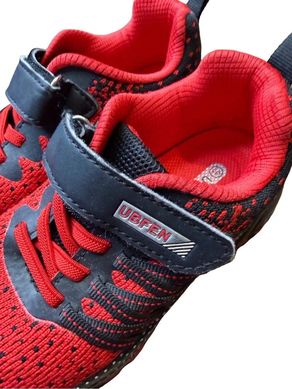 ✨❤️ UBFEN Kids Red & Black Lightweight Athletic Sneakers Size 12 ❤️✨‎